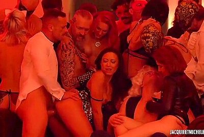 Cassie Del Isla & Lilu Moon Horny Orgy