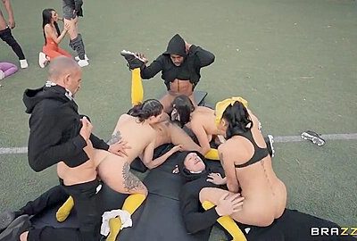 Heart-stopping Group Sex Outdoor