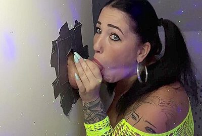 Real Glory Hole With Big Cock Gets Sucked Out