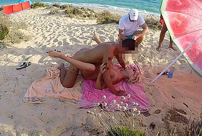 5 Cocks And 1 Pussy Gangbang At The Beach